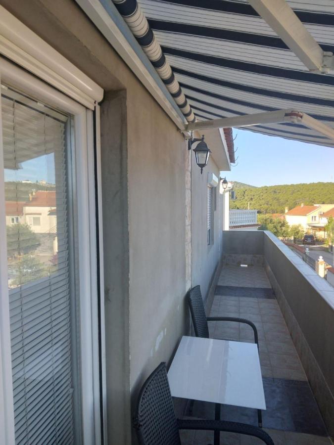Apartments Dvije Palme Sibenik Luaran gambar