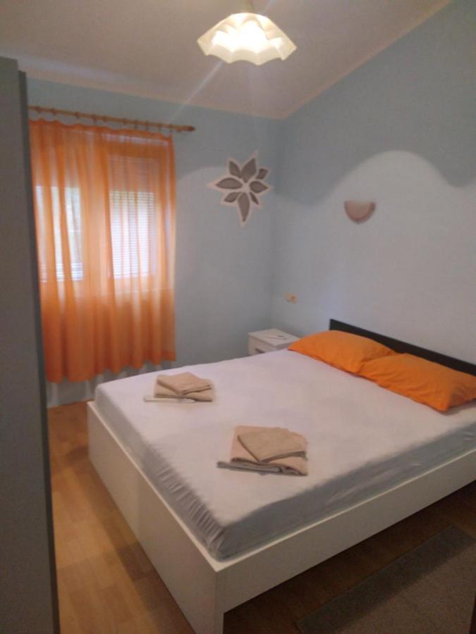 Apartments Dvije Palme Sibenik Luaran gambar