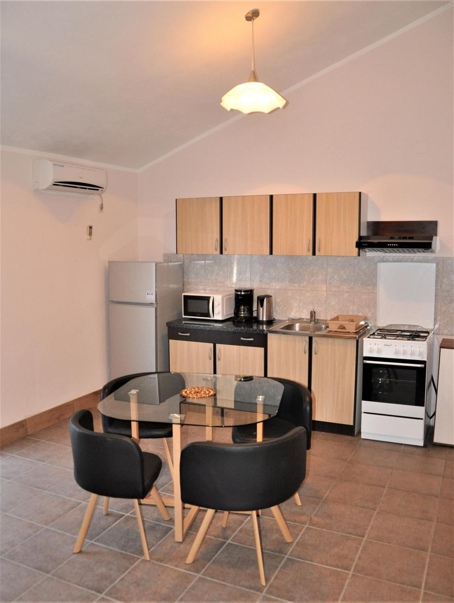 Apartments Dvije Palme Sibenik Luaran gambar